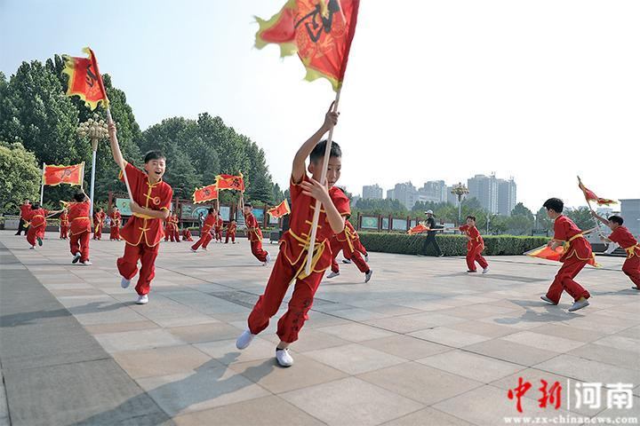 ���۰���^�M�������������c��P�޹���ɽ����Ⱥ���Ļ���ӂ�(c��)ӛ